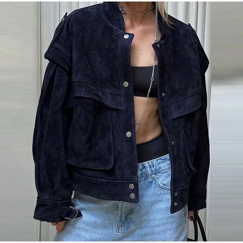 Strukturierte Jacke mit breiten Schultern. Wildlederoptik
