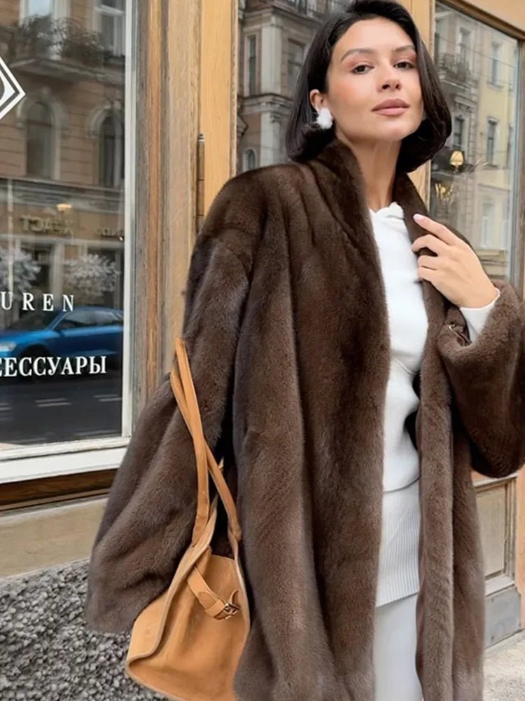Stilvolle Gürteljacke aus Kunstpelz