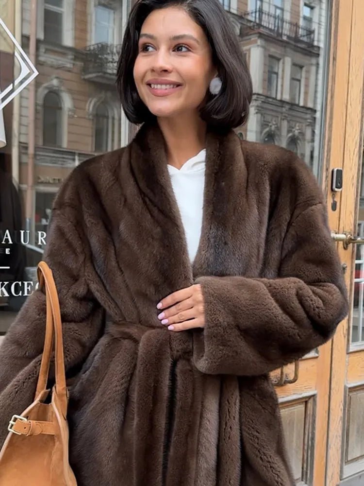 Stilvolle Gürteljacke aus Kunstpelz