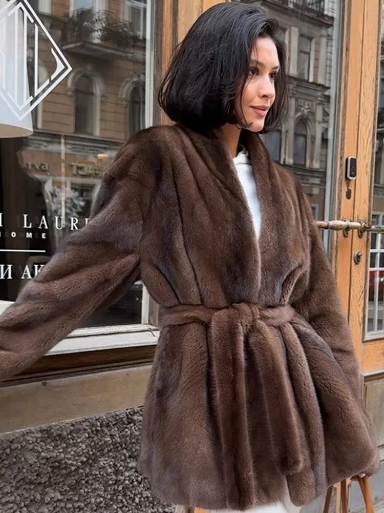 Stilvolle Gürteljacke aus Kunstpelz
