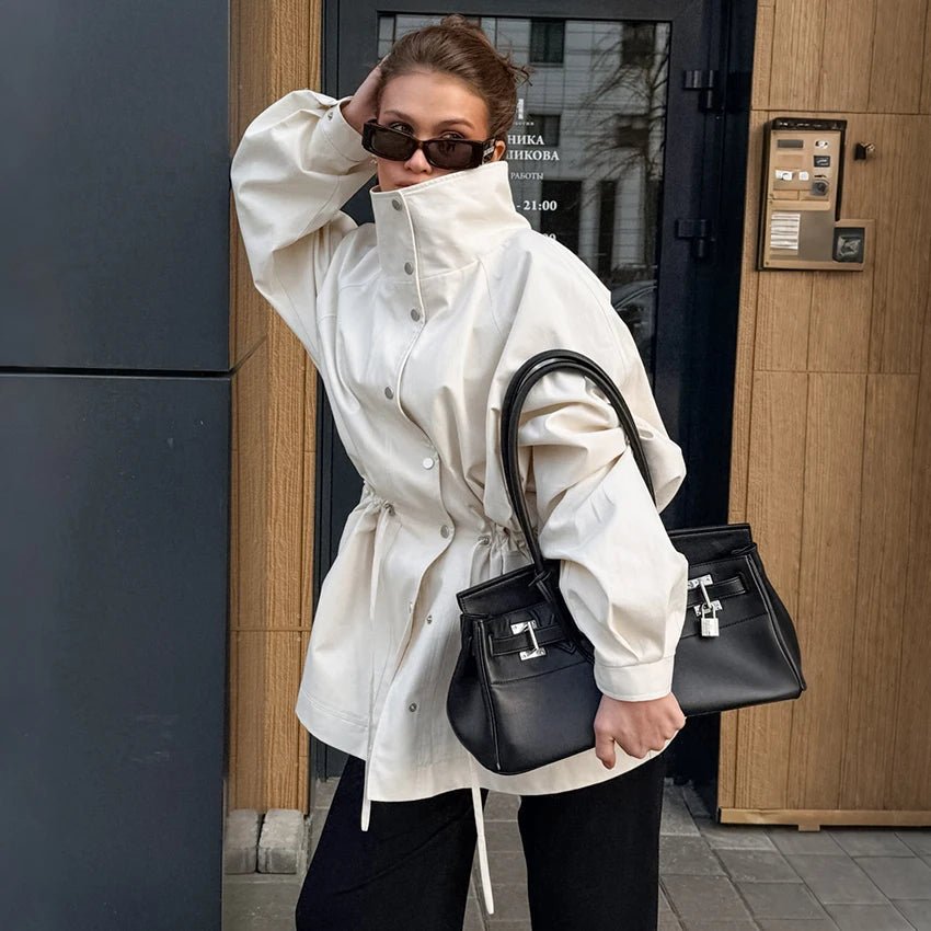 Stylische Windjacke mit Kontrastkragen