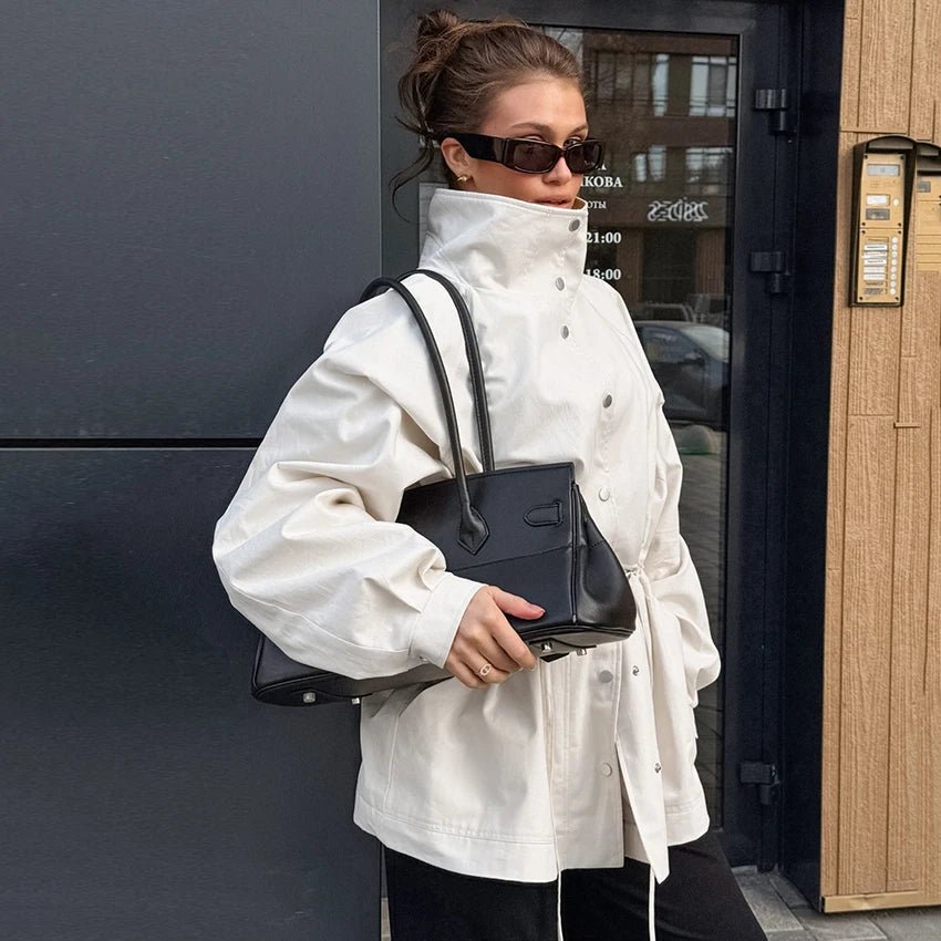 Stylische Windjacke mit Kontrastkragen
