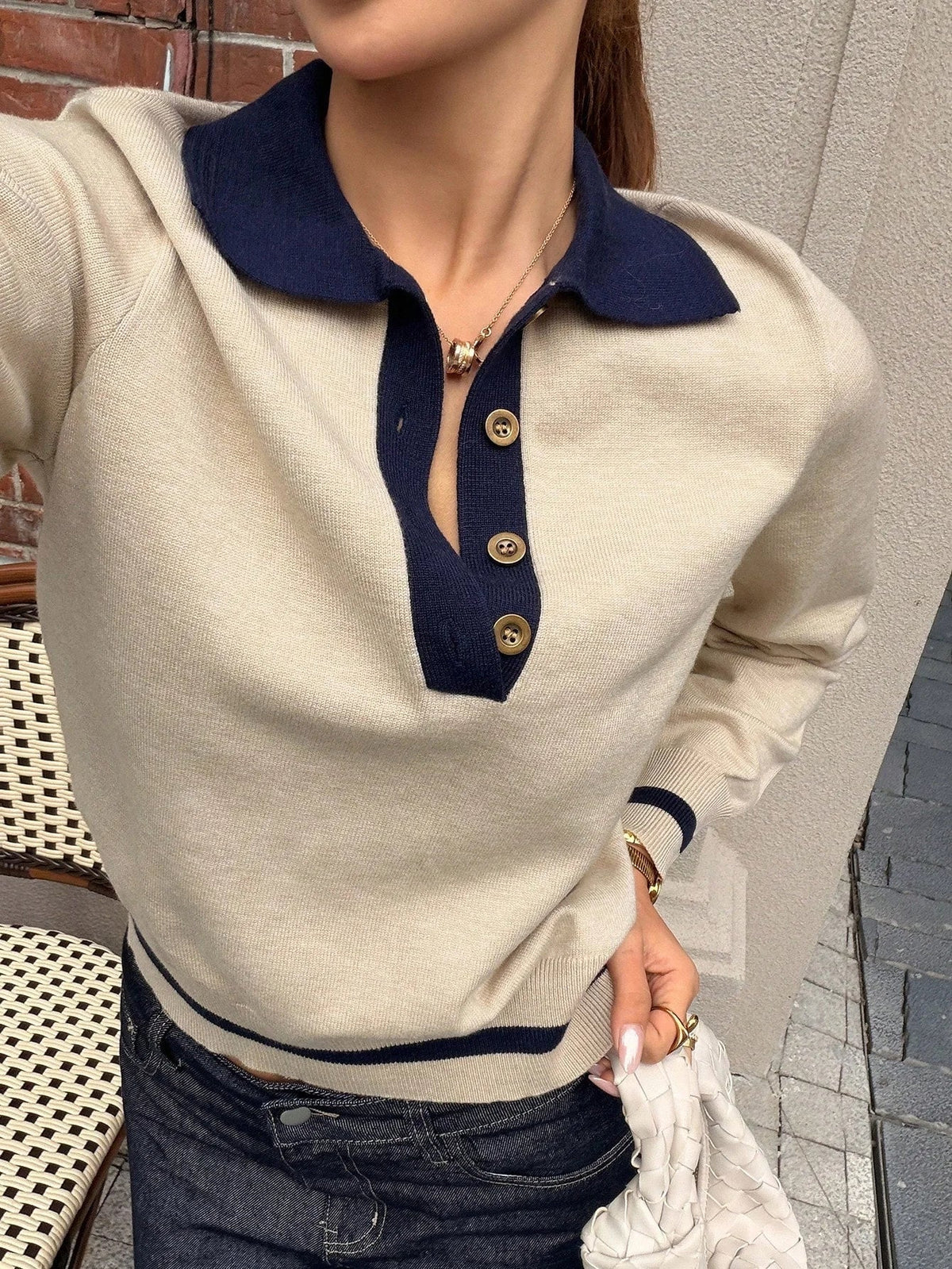 Stilvoller Strick-Polopullover mit Kontrastdetails