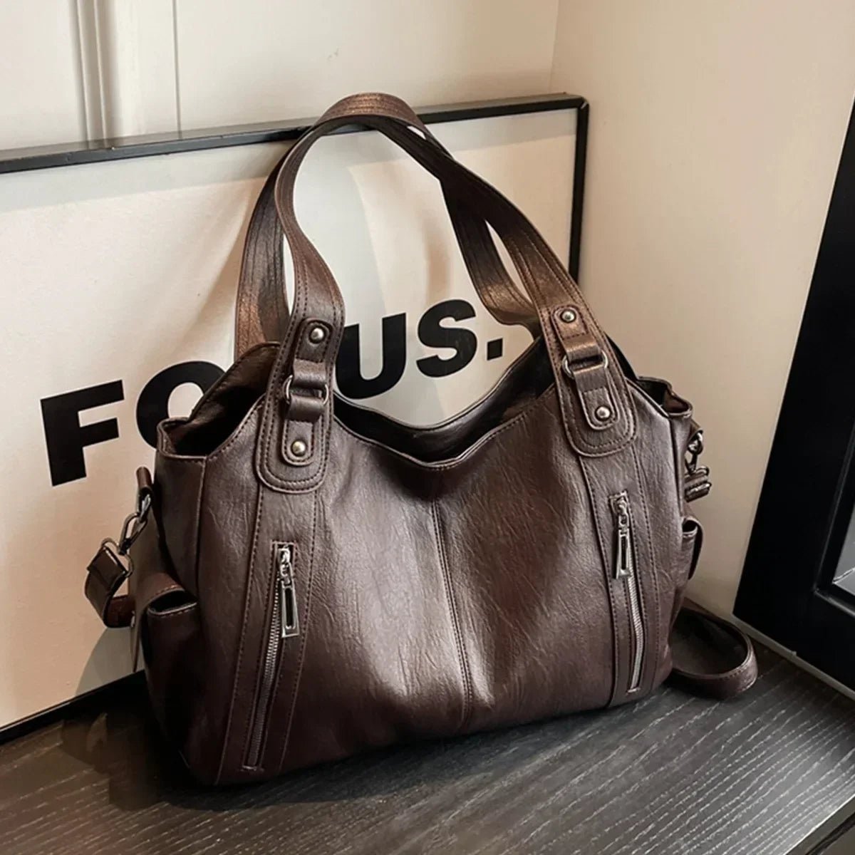 Stylische Kunstleder-Schultertasche