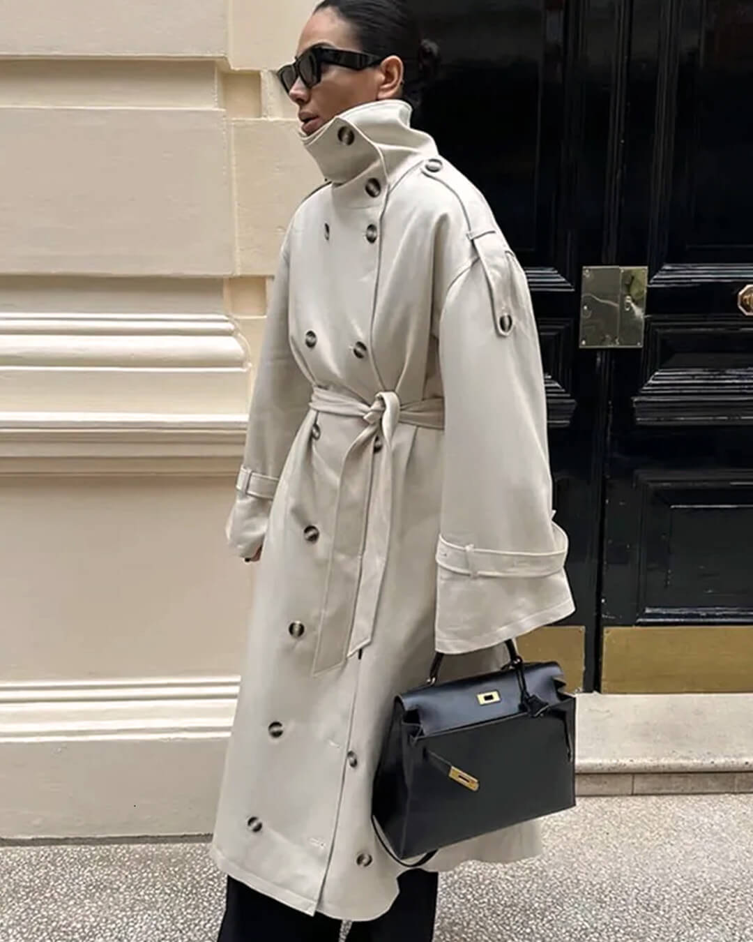 Stylisher langer Trenchcoat mit Gürtel