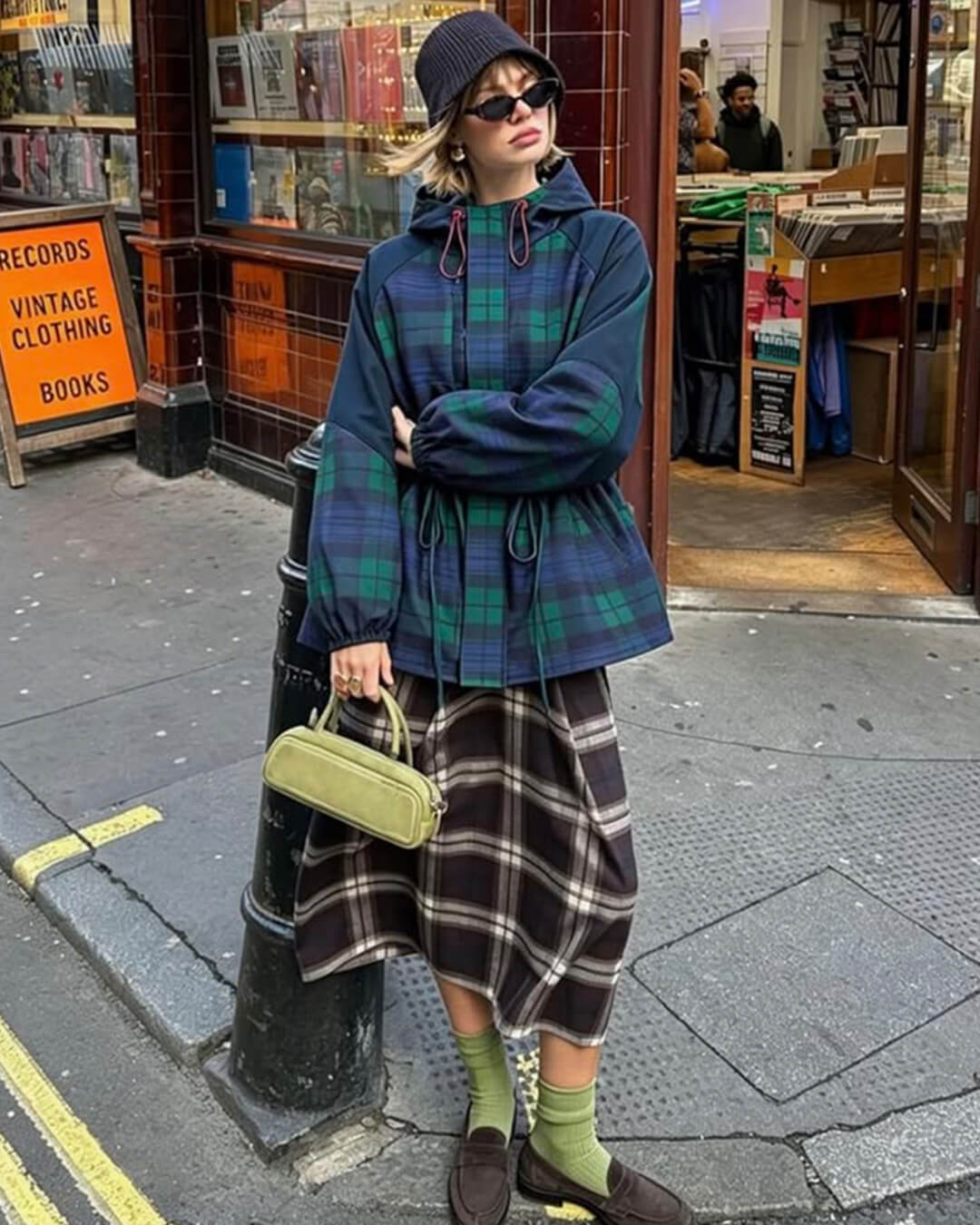 Stilvolle Oversized Karierte Schnürjacke