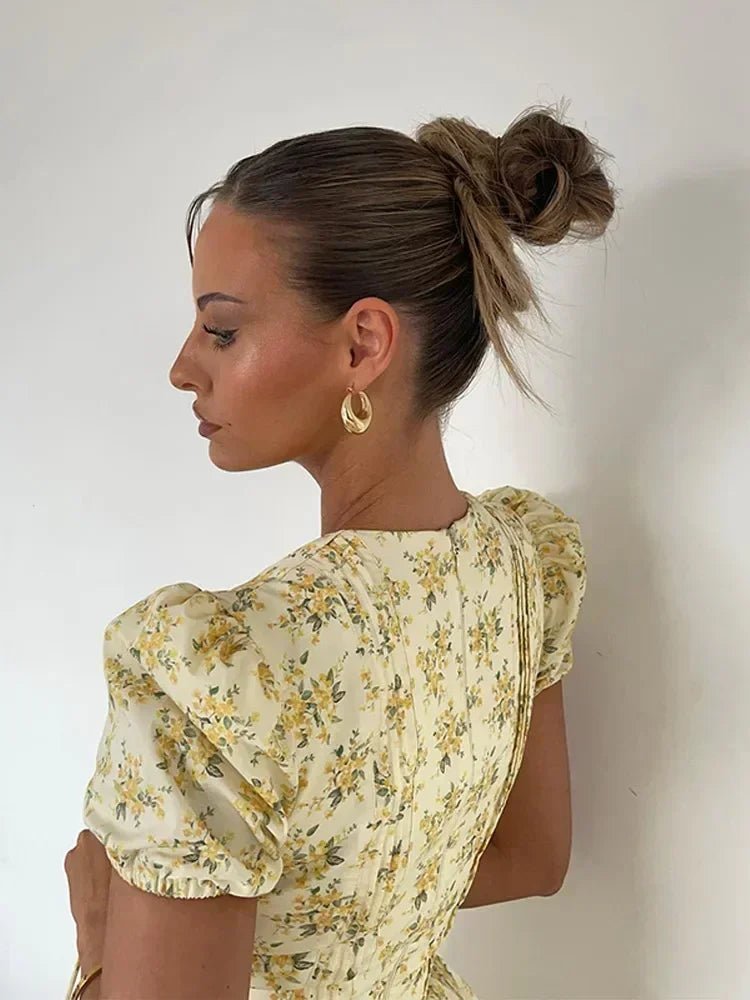 Linda – Plissiertes Minikleid mit V-Ausschnitt