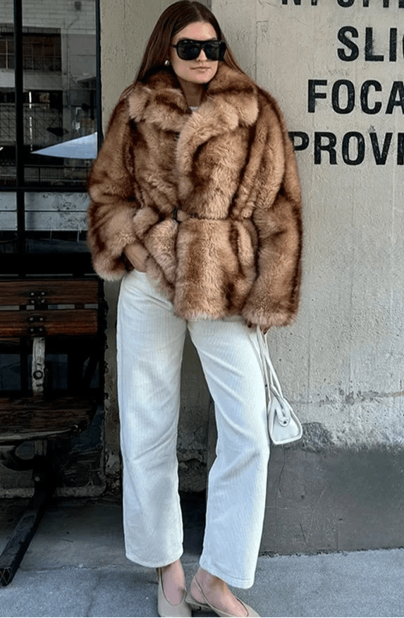 Stylischer weicher Faux-Fur-Mantel