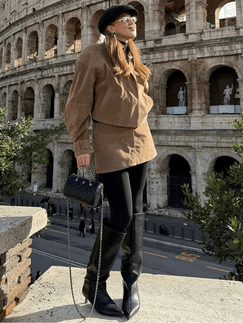 Set aus Kurzjacke in Wildlederoptik und Minirock