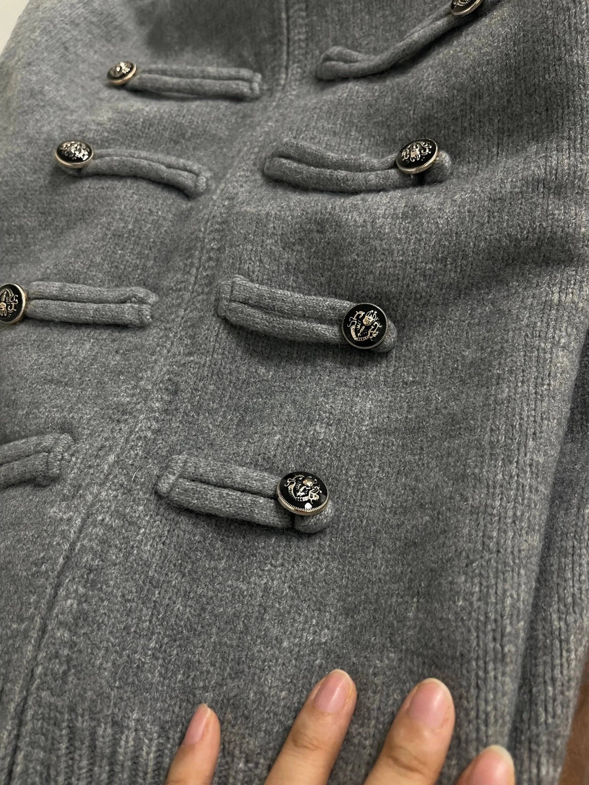 Rollkragen-Strickjacke mit Reißverschluss