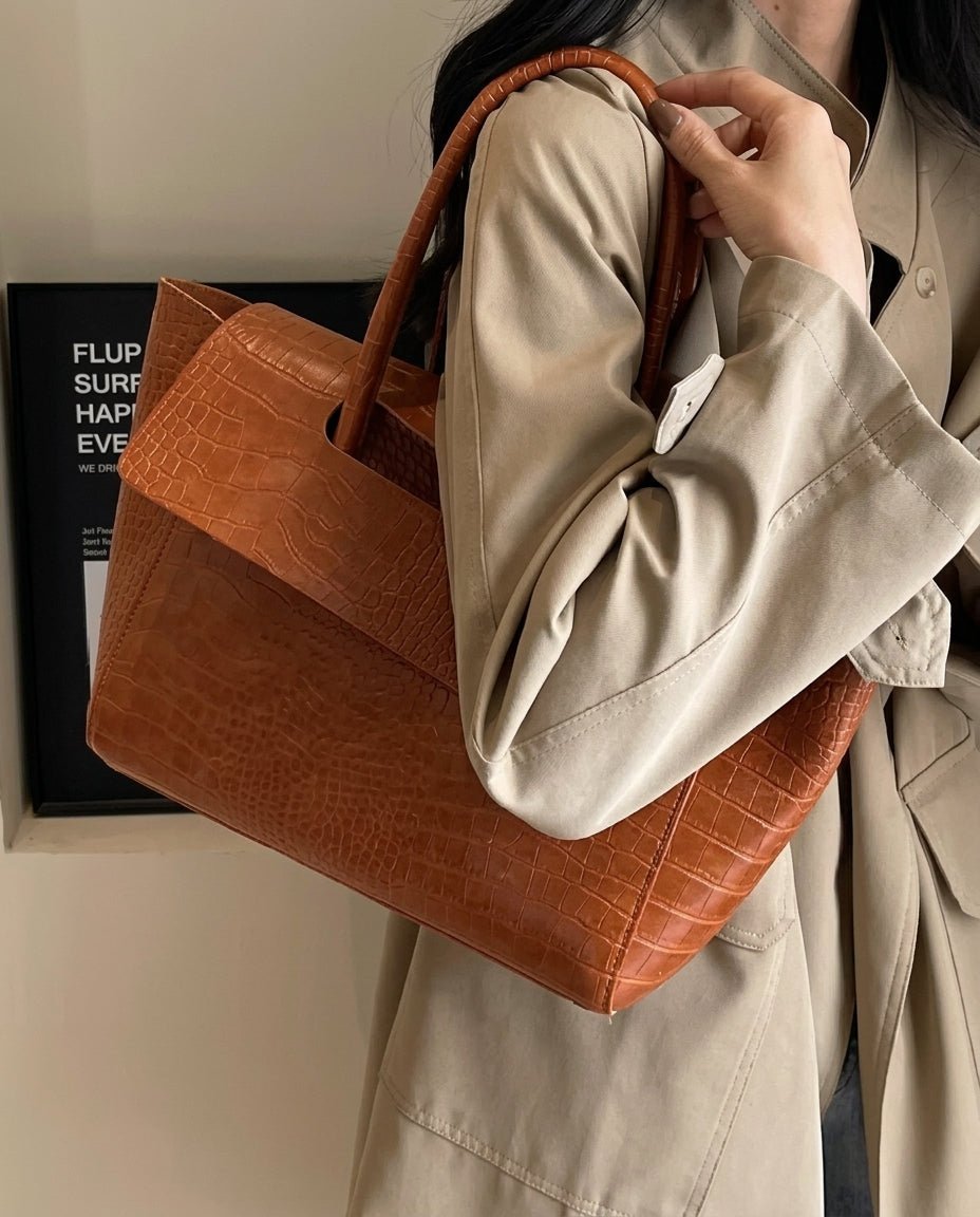 Geprägte Kunstleder-Tote im Vintage-Stil