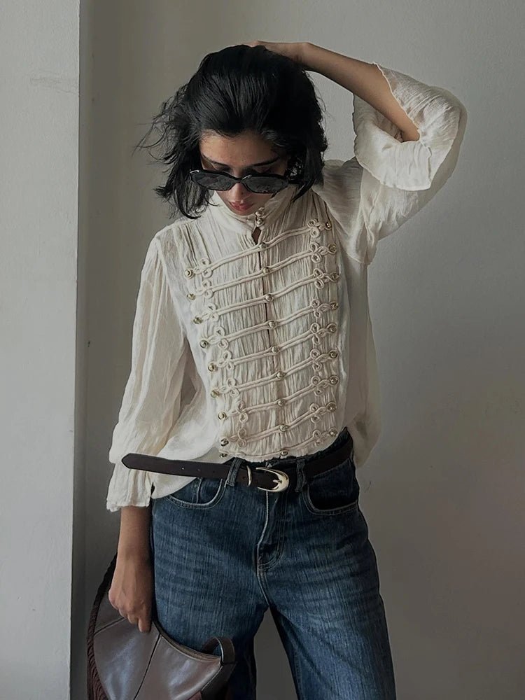 Vintage-Bluse mit Stehkragen und Knebelknöpfen