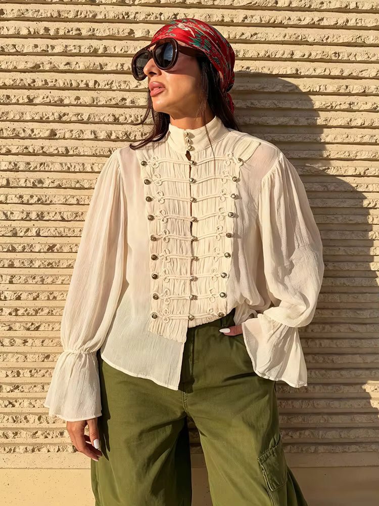 Vintage-Bluse mit Stehkragen und Knebelknöpfen