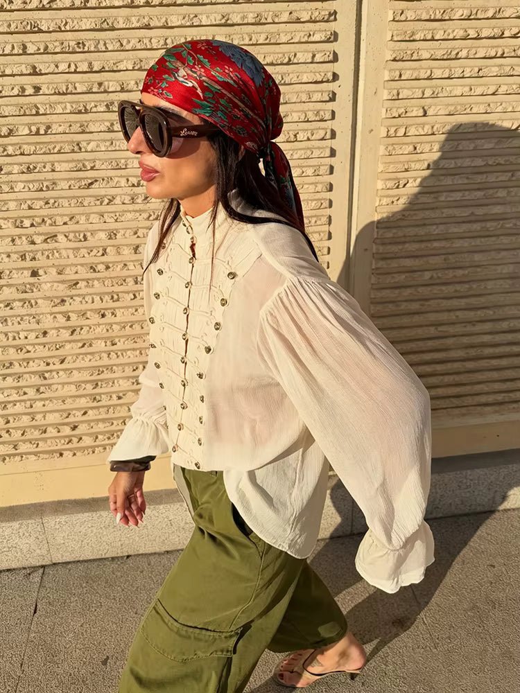 Vintage-Bluse mit Stehkragen und Knebelknöpfen