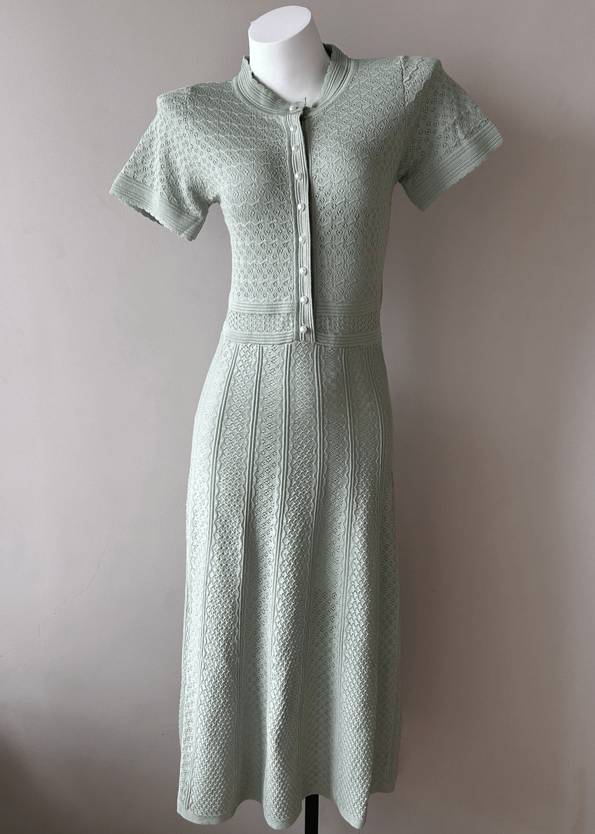 Viviana – Strick-Midikleid mit halber Knopfleiste