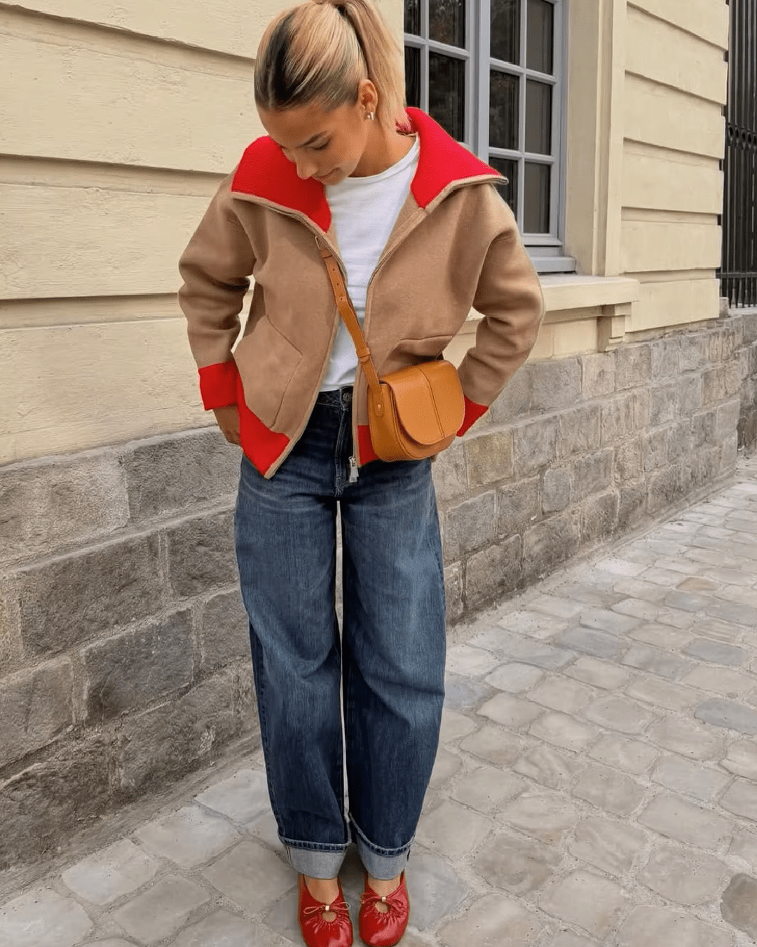Breite Strickjacke mit Rippkragen im Colorblock-Design