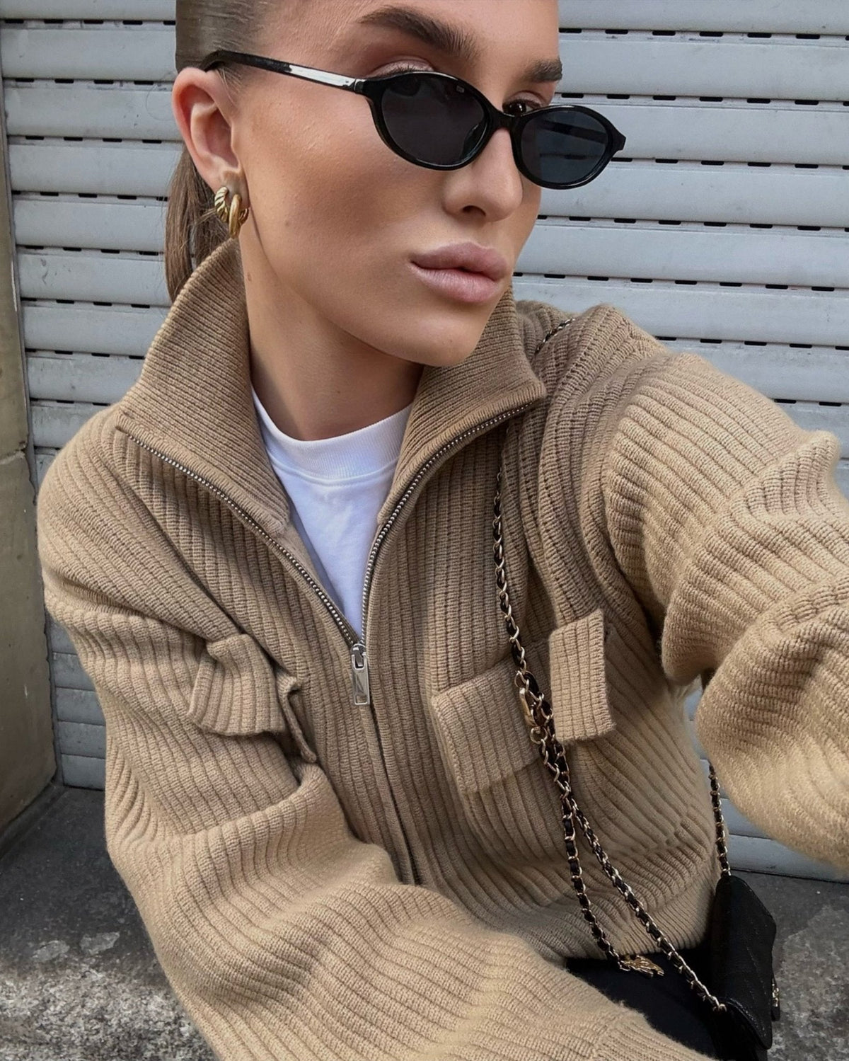 Strickjacke mit Reißverschluss und hohem Kragen