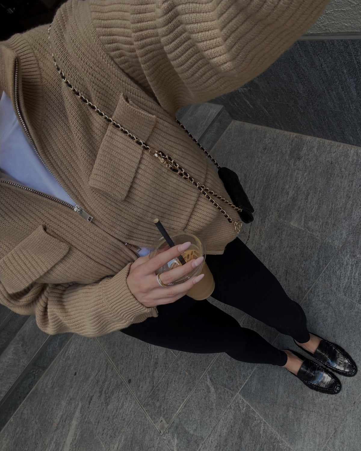 Strickjacke mit Reißverschluss und hohem Kragen