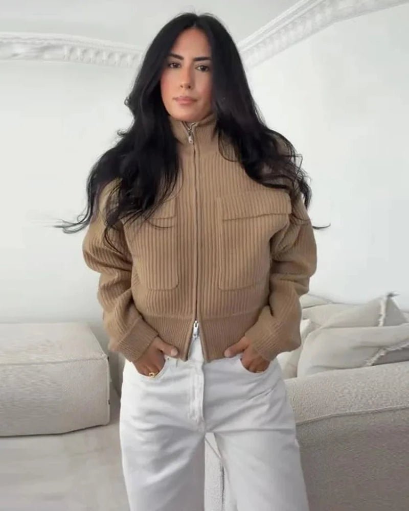 Strickjacke mit Reißverschluss und hohem Kragen