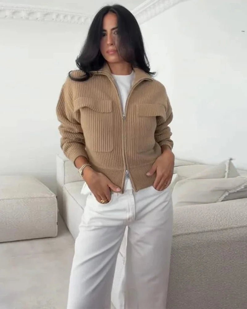 Strickjacke mit Reißverschluss und hohem Kragen