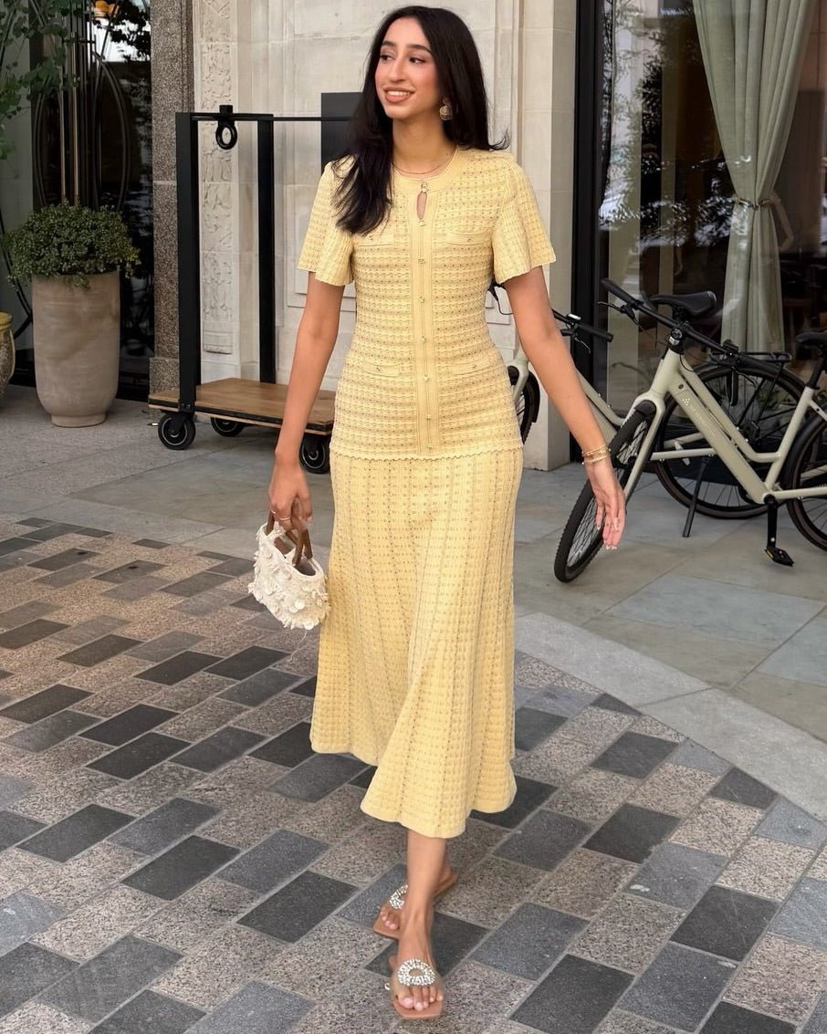 Maxikleid aus Paillettenstrick mit Taillierung