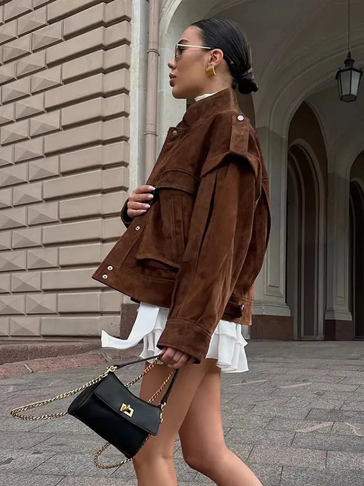 Strukturierte Jacke mit breiten Schultern. Wildlederoptik