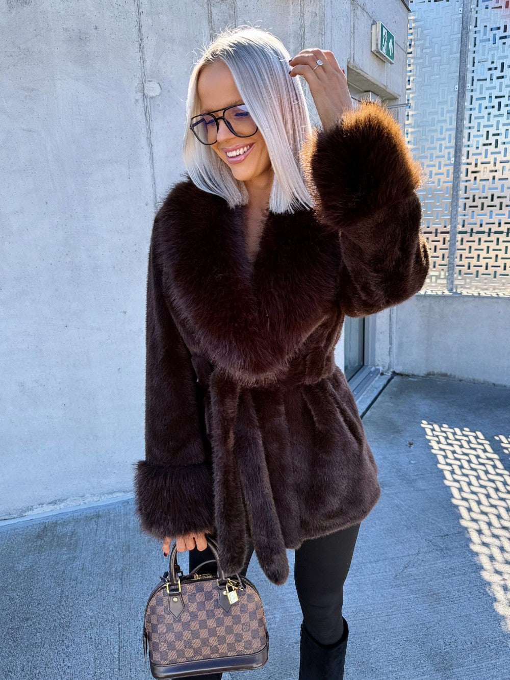 Stylisher Oversized Taillierter Faux Fur Coat
