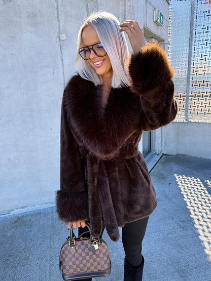 Stylisher Oversized Taillierter Faux Fur Coat