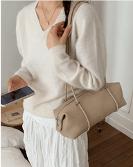 Boston-Schultertasche aus Kunstleder in Kissenform