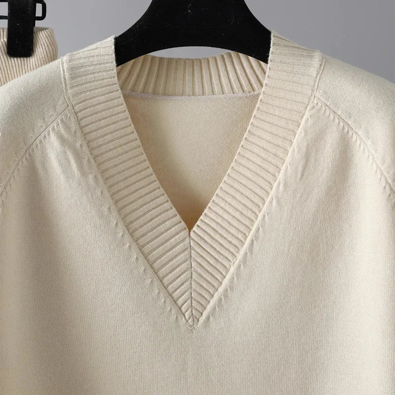 Afana – Strickset aus Wolle mit V-Ausschnitt