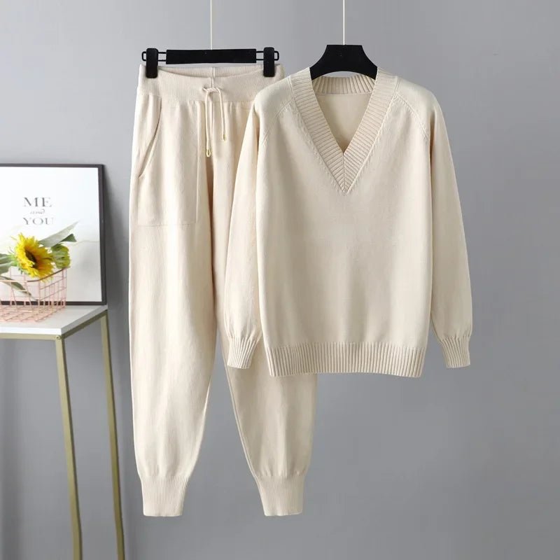 Afana – Strickset aus Wolle mit V-Ausschnitt
