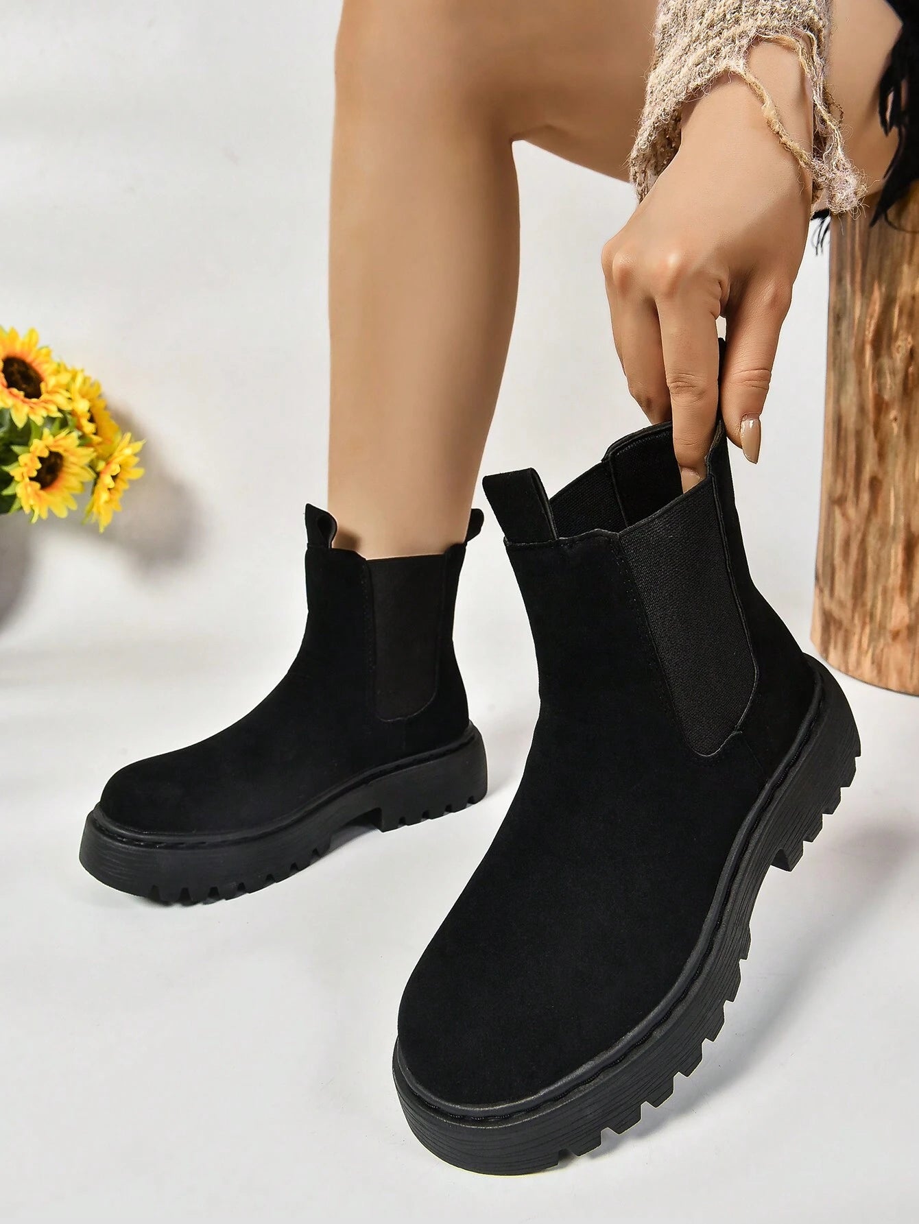 Ahliya – Wasserdichte Stiefel in Wildlederoptik
