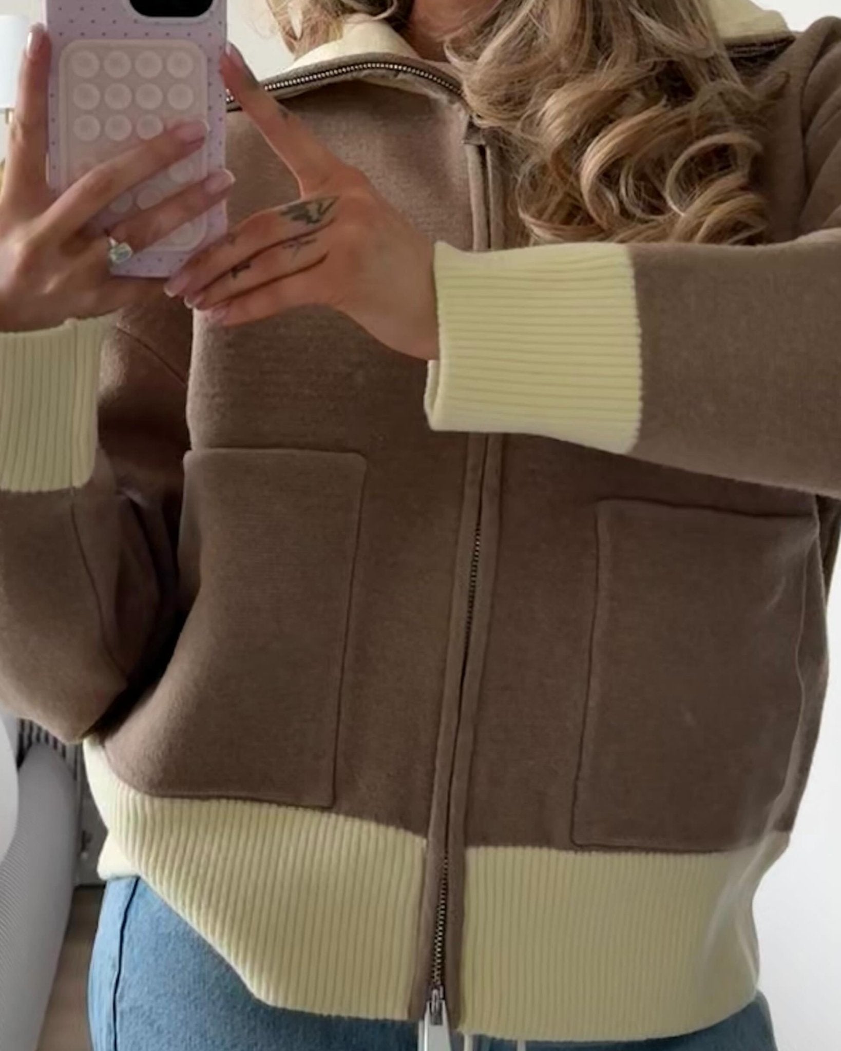 Lässige Strickjacke mit Kontrast und Reißverschluss