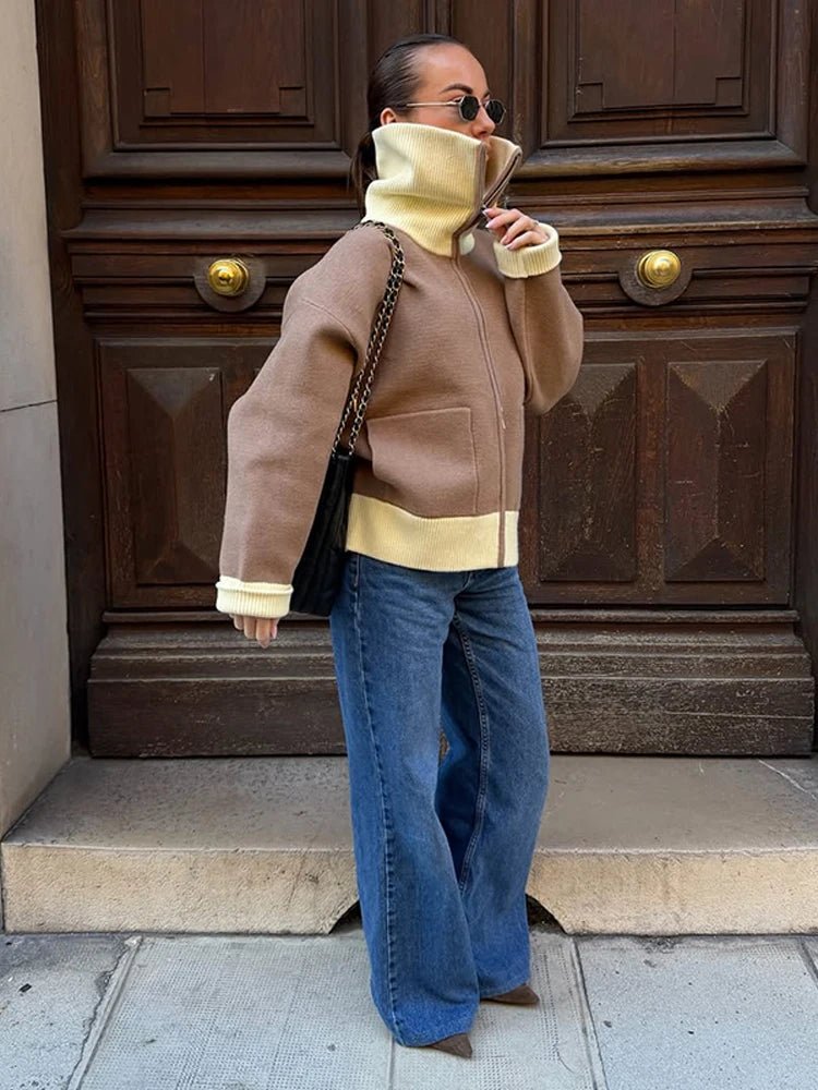 Lässige Strickjacke mit Kontrast und Reißverschluss