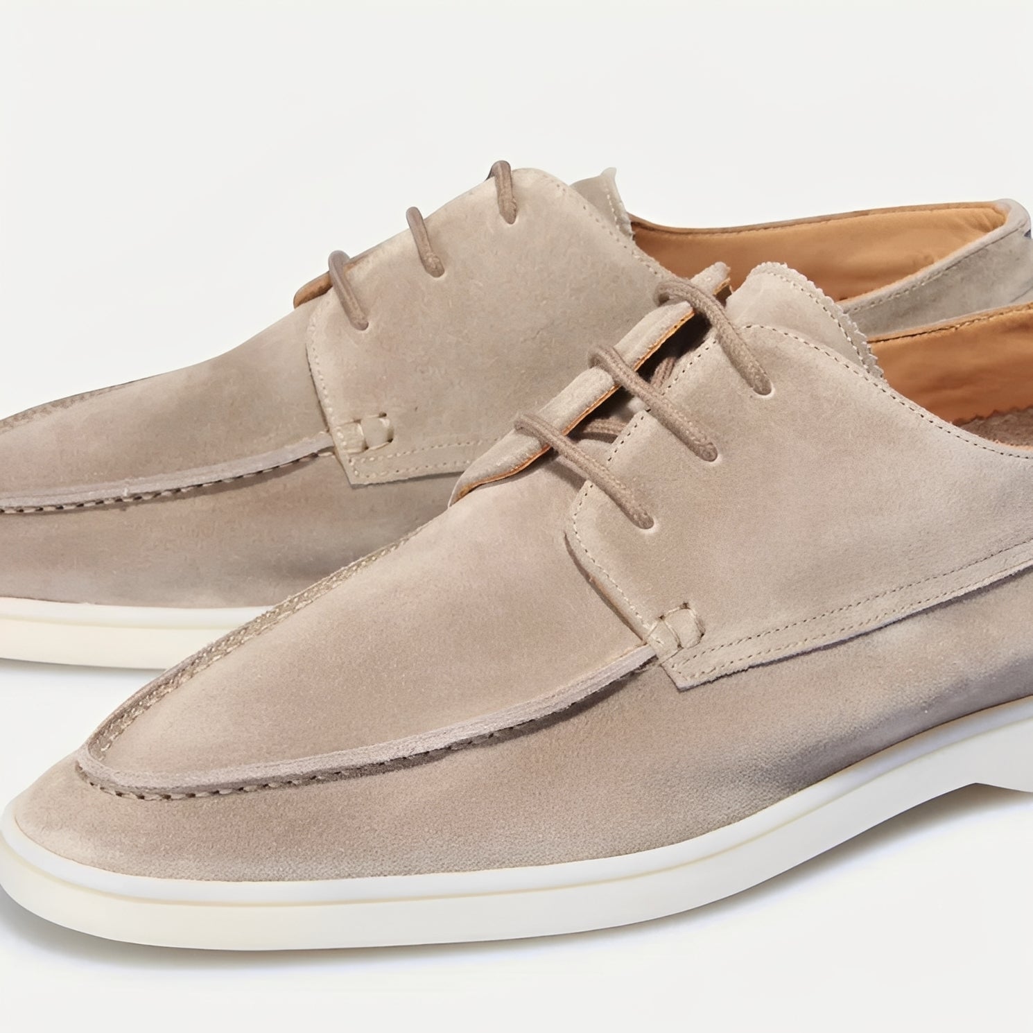 Adero – Flache Schnürloafer in Wildlederoptik