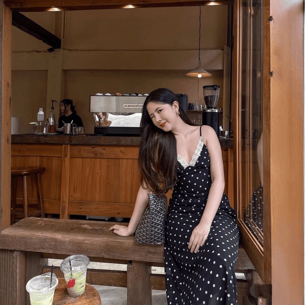 Adilenne – Kleid mit Spitze und Polka-Dots