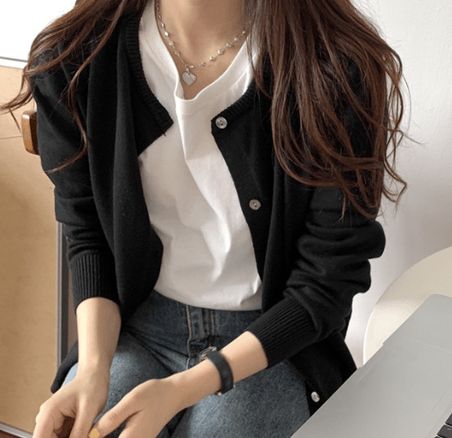 Schicke Strickjacke mit Knopfleiste