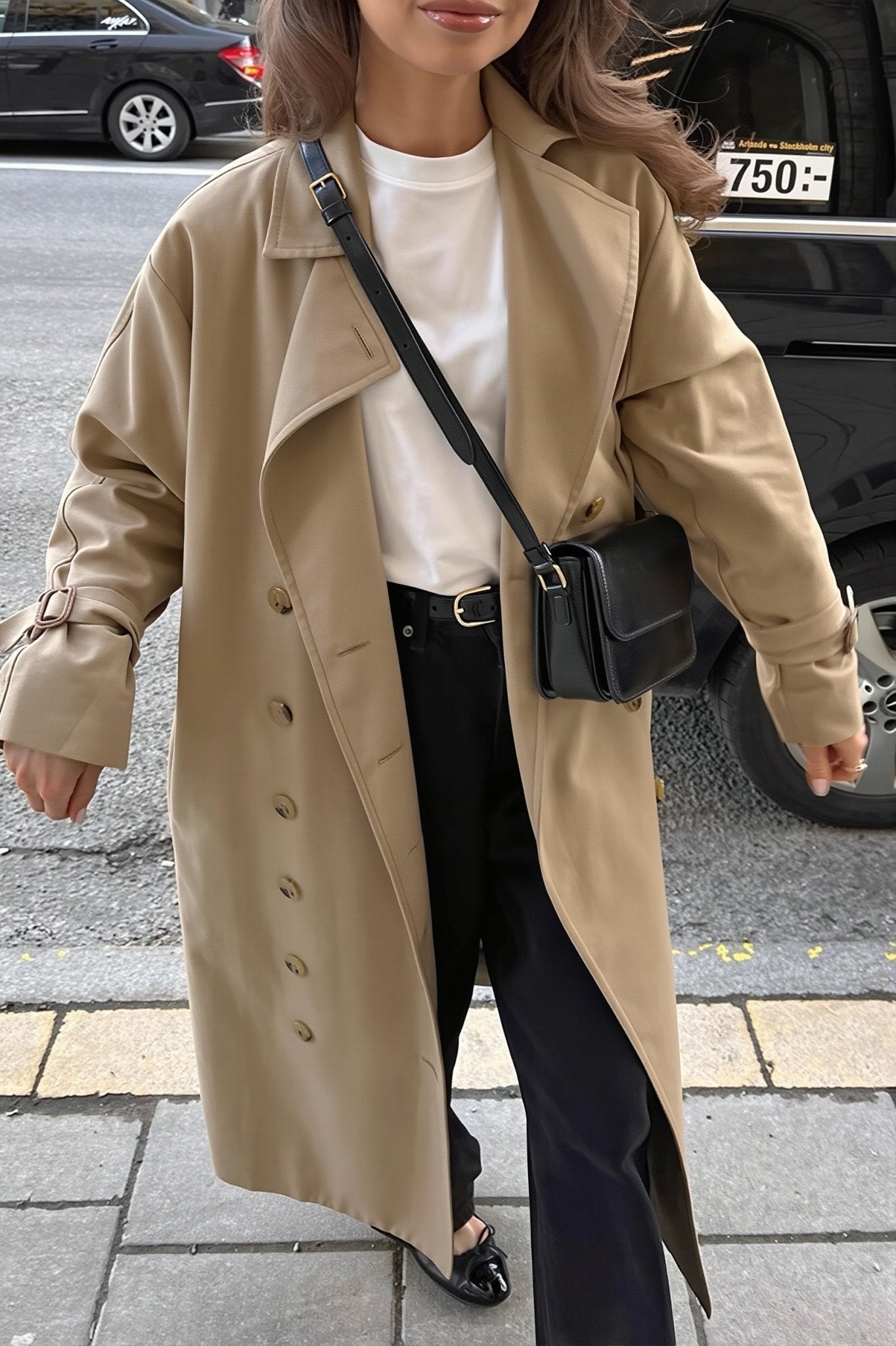 Klassischer langer Zweireihiger Trenchcoat