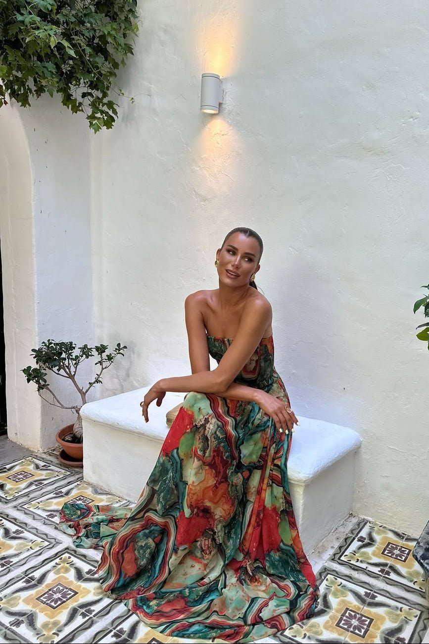 Trägerloses Maxikleid mit abstraktem Muster