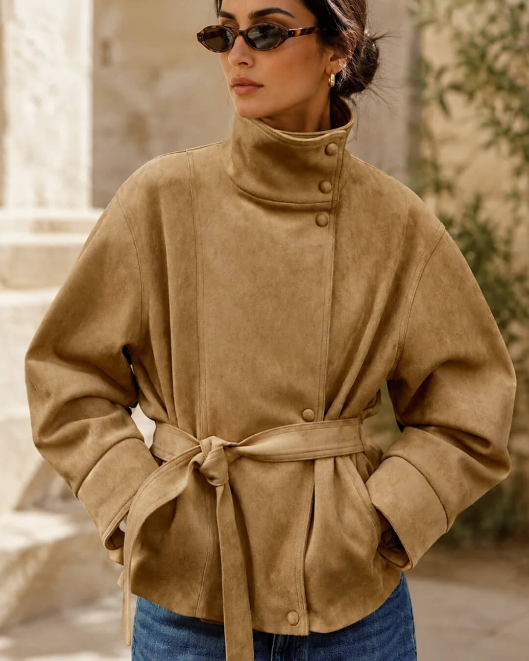 Elegante Jacke in Wildlederoptik mit Gürtel und Schnürung
