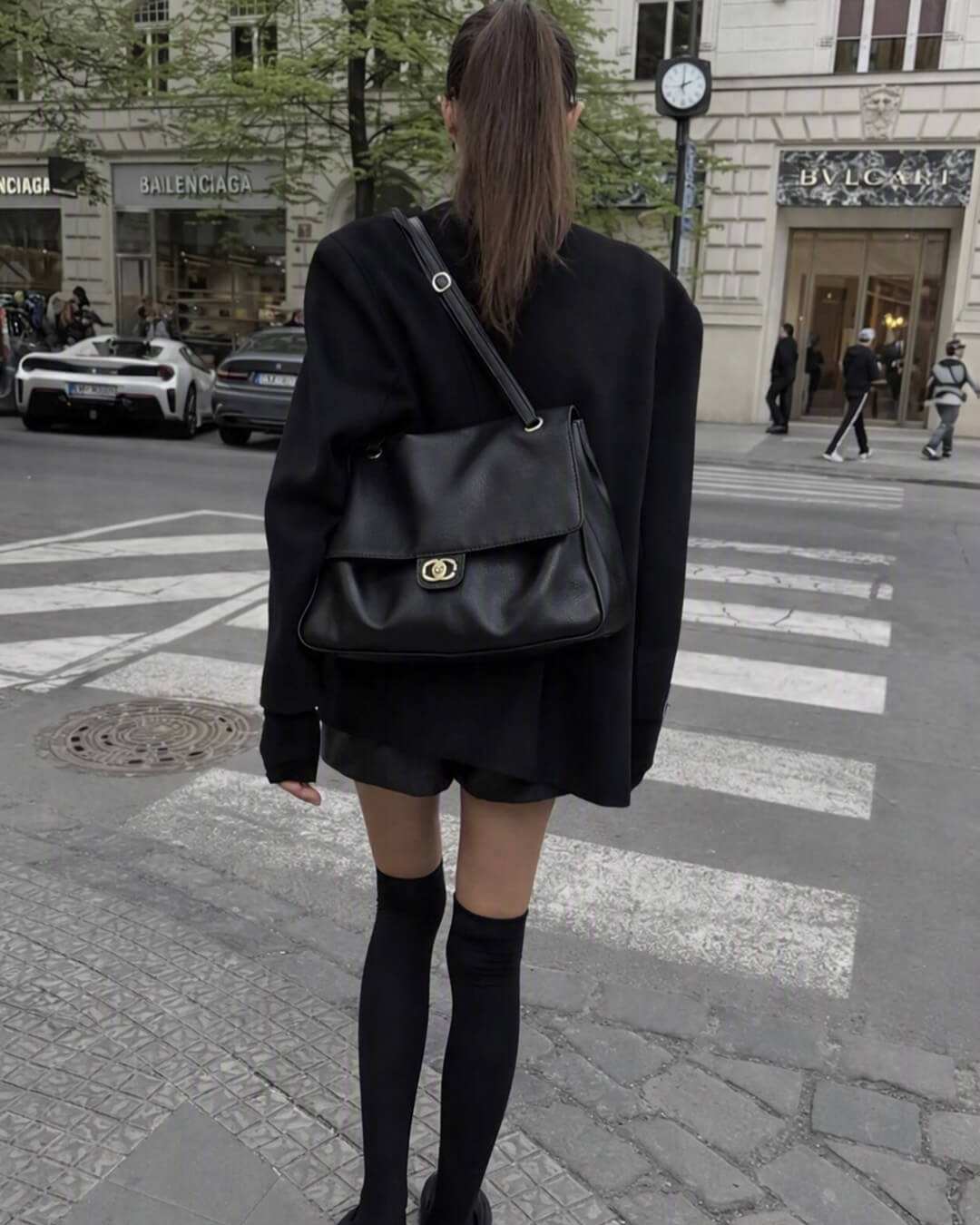 Elegante Kunstleder-Schultertasche mit Klappe und Schnalle
