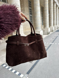 Elegante Schultertasche aus Wildlederimitat