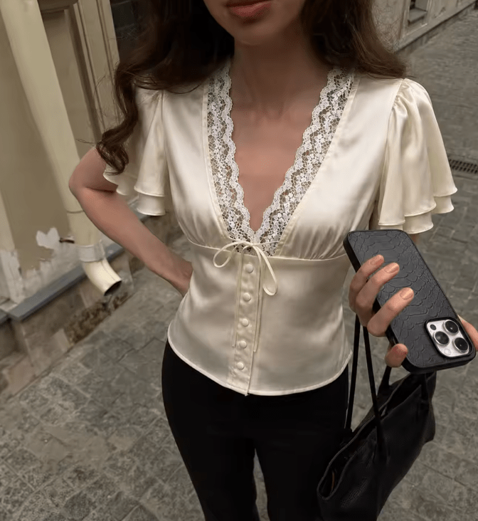 Nicole – Spitze-Seidenbluse