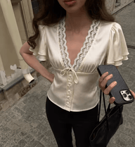 Nicole – Spitze-Seidenbluse