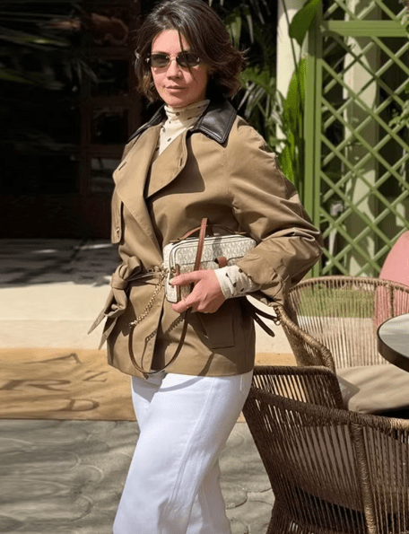 Trenchcoat mit Kunstlederkragen und Gürtel
