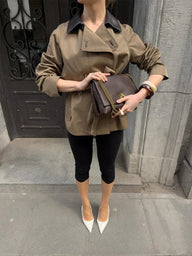 Trenchcoat mit Kunstlederkragen und Gürtel