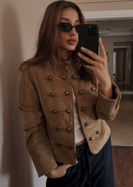 Schmal geschnittene Jacke aus Wildlederimitat im Napoleon-Stil