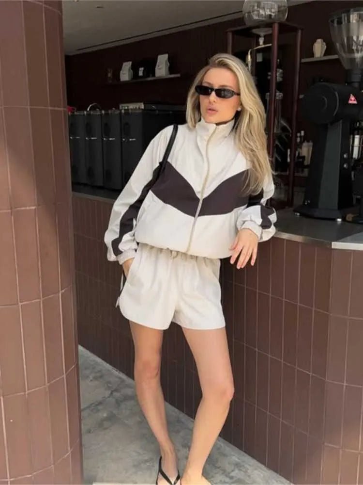Shorts-Set mit Windjacke und durchgehendem Reißverschluss