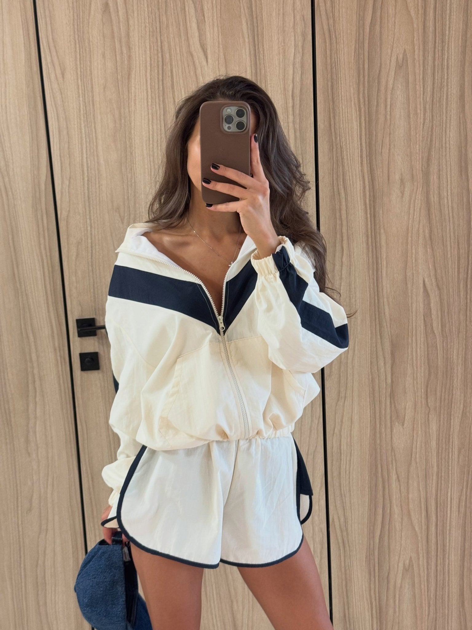 Shorts-Set mit Windjacke und durchgehendem Reißverschluss