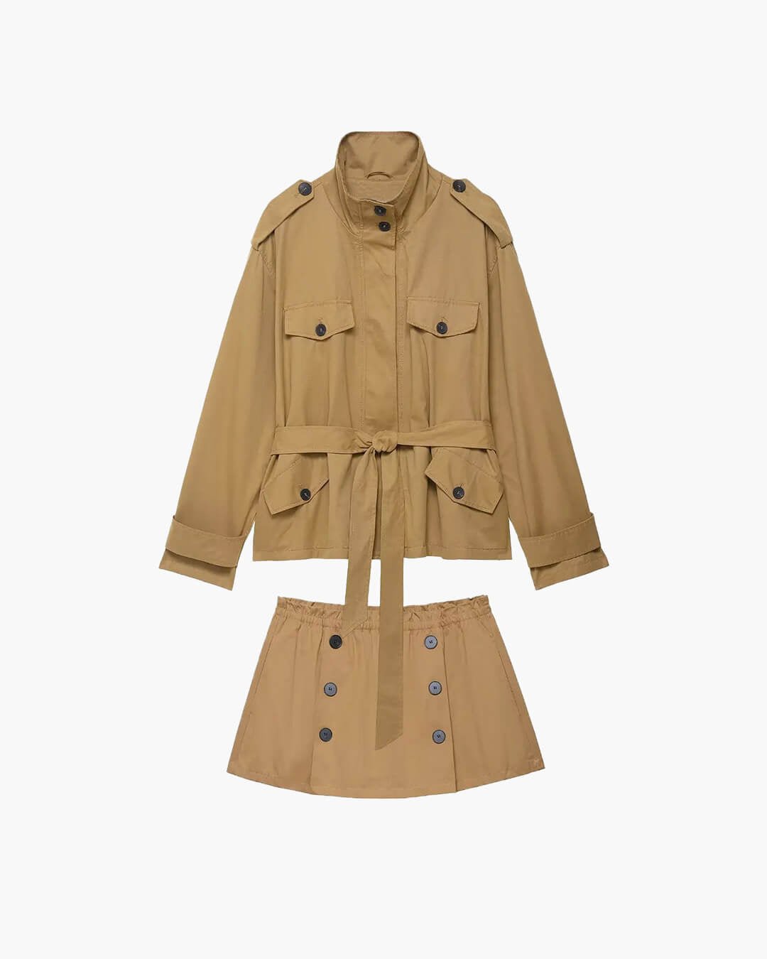 Set aus Jacke mit hohem Kragen und Gürtel und Skort